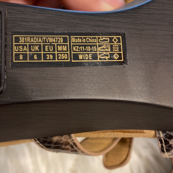 VIONIC Sandals size 8 BNWOT please see all photos adjustable stripes - Picture 10 of 16